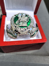 Load image into Gallery viewer, Decorative Eagle"s ring with green and silver design in a red box