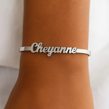 Load image into Gallery viewer, Bangle Personalized Name Bracelet