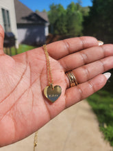 Load image into Gallery viewer, Heart Engraved Minimalist Pendant Initial O-Chain Gold-Plated Personalized Necklace

